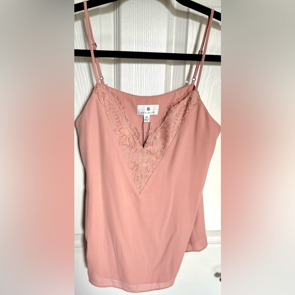 ‼️RARE‼️🎸SOCIALITE🎸🔥NWT🔥Blush Lace trim V-Neck Camisole Tank Top—XS - Picture 5 of 9